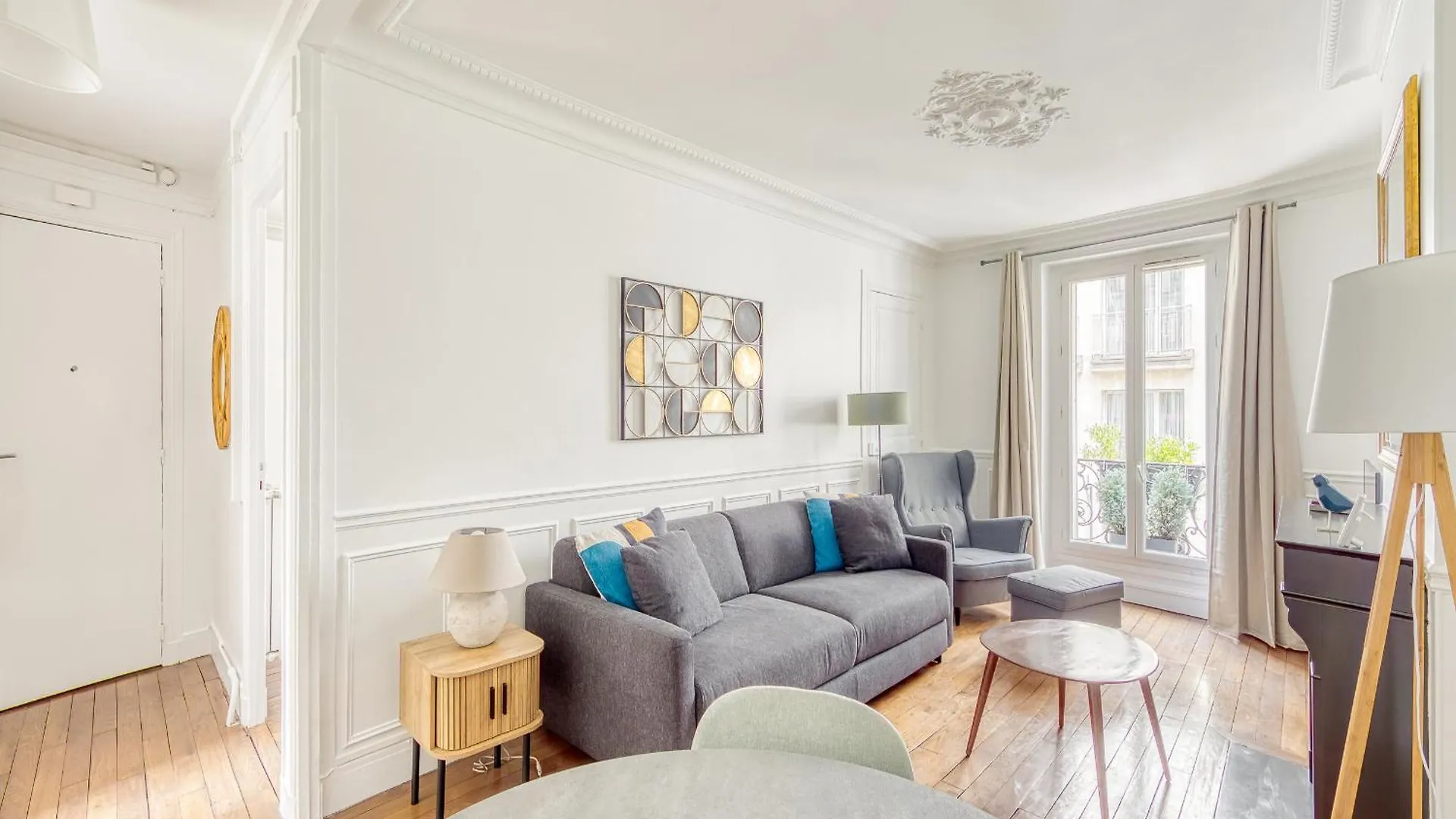 Eiffel Tower 10 Minutes 1br Renovated Apartment