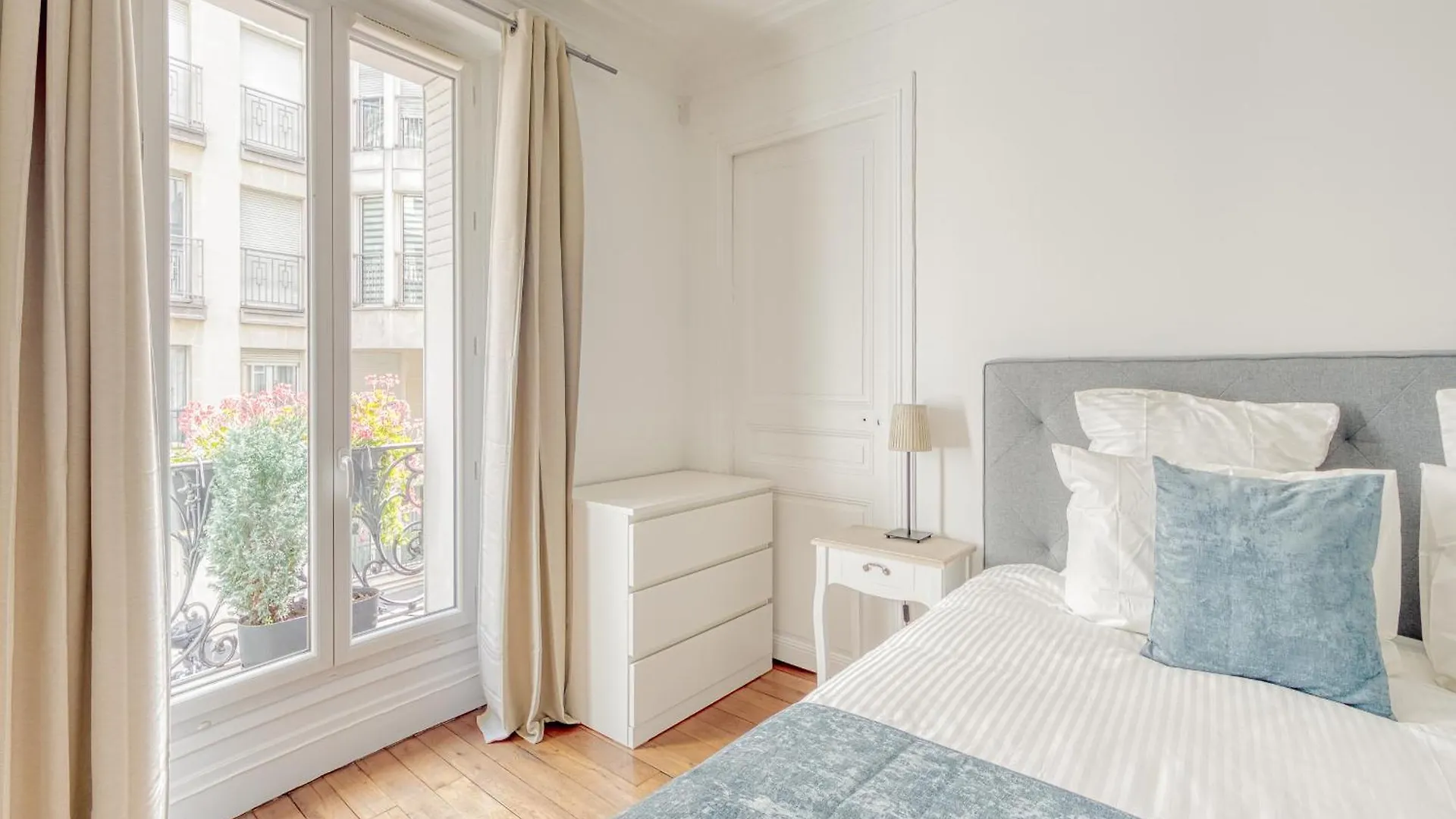 Eiffel Tower 10 Minutes 1br Renovated Daire Paris